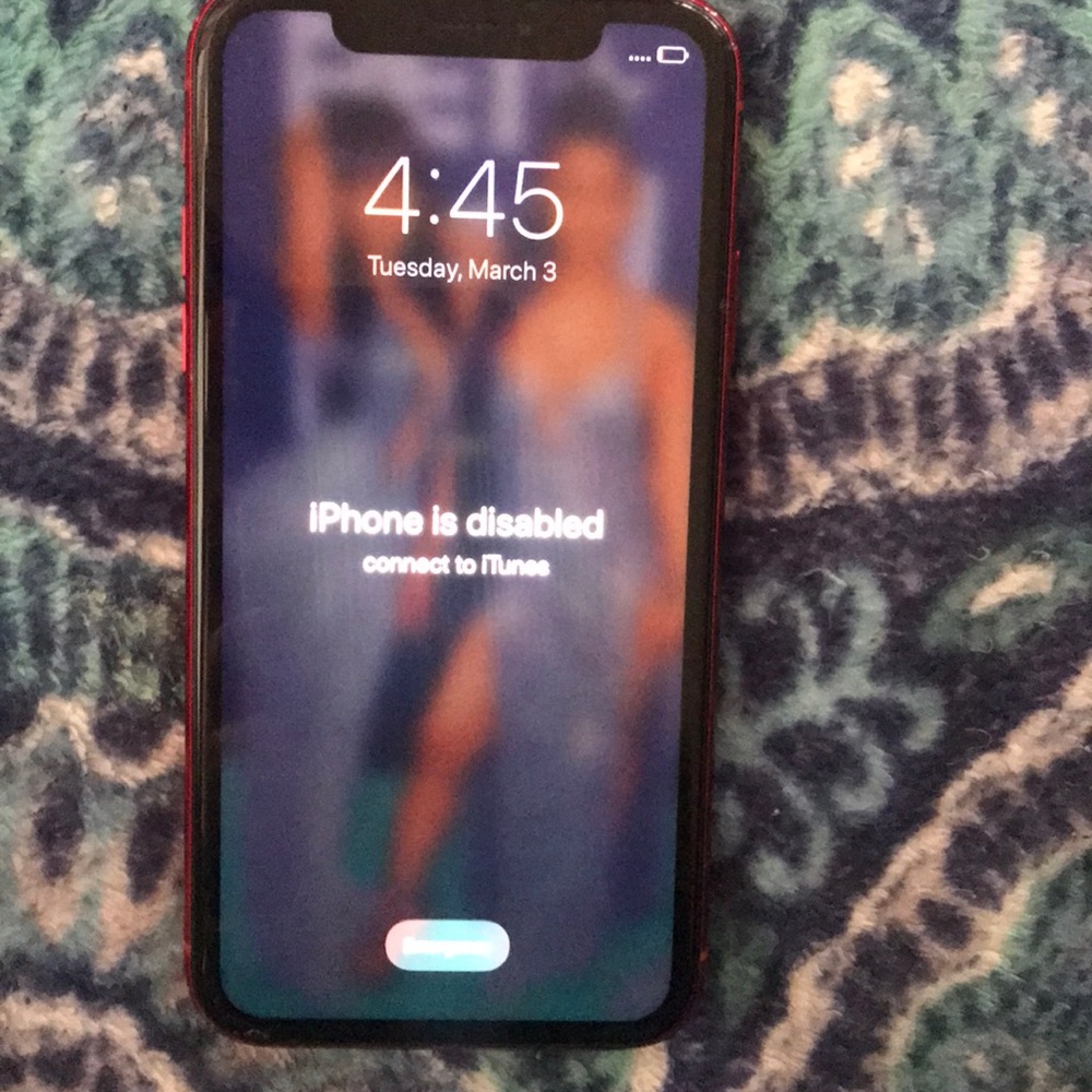 iPhone XR - Picture 3 of 3